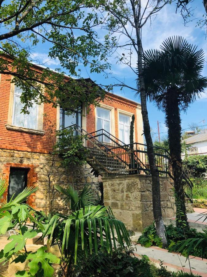 Guest House Hello Kutaissi Exterior foto